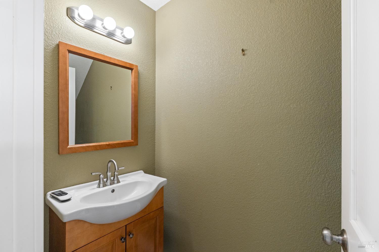 1636 Abramson Road Santa Rosa CA 95401