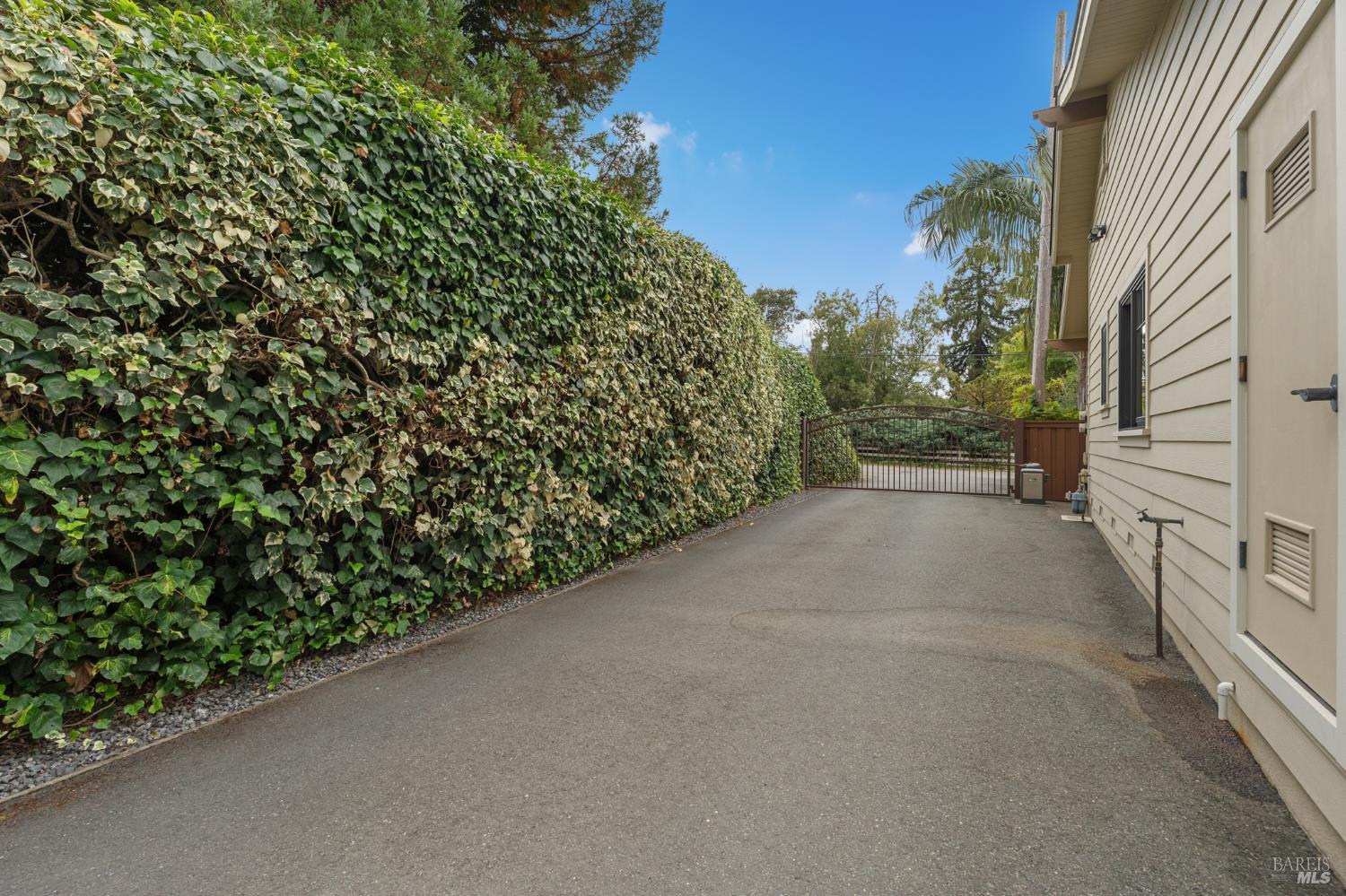 1636 Abramson Road Santa Rosa CA 95401