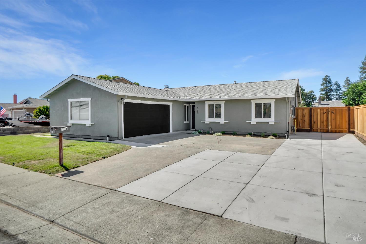 505 Mckenzie Drive Dixon CA 95620