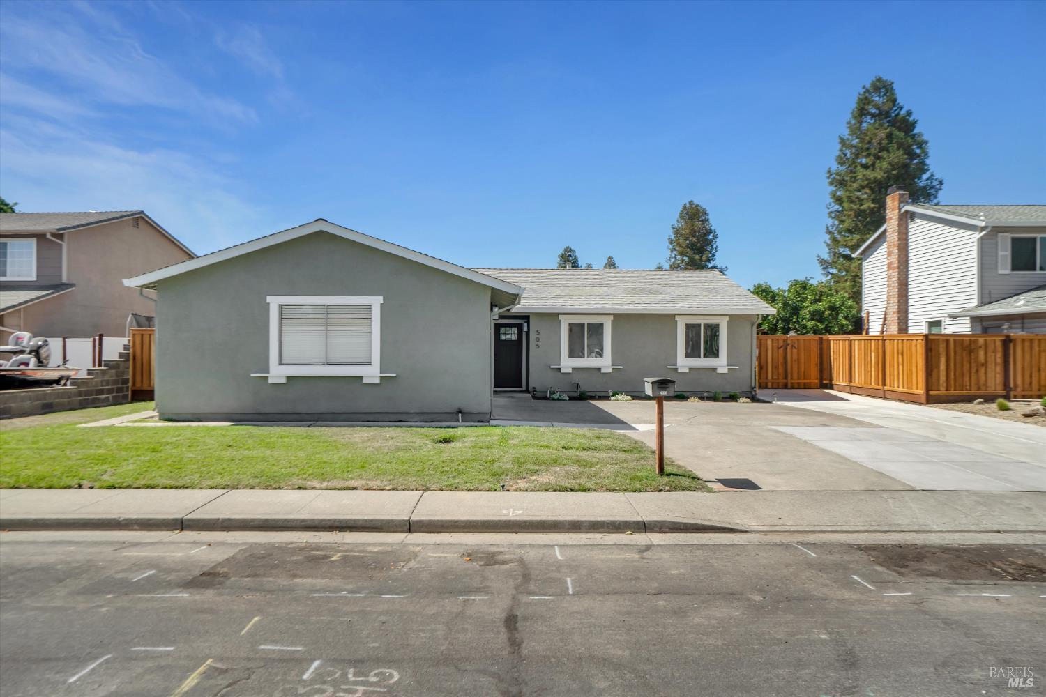 505 Mckenzie Drive Dixon CA 95620
