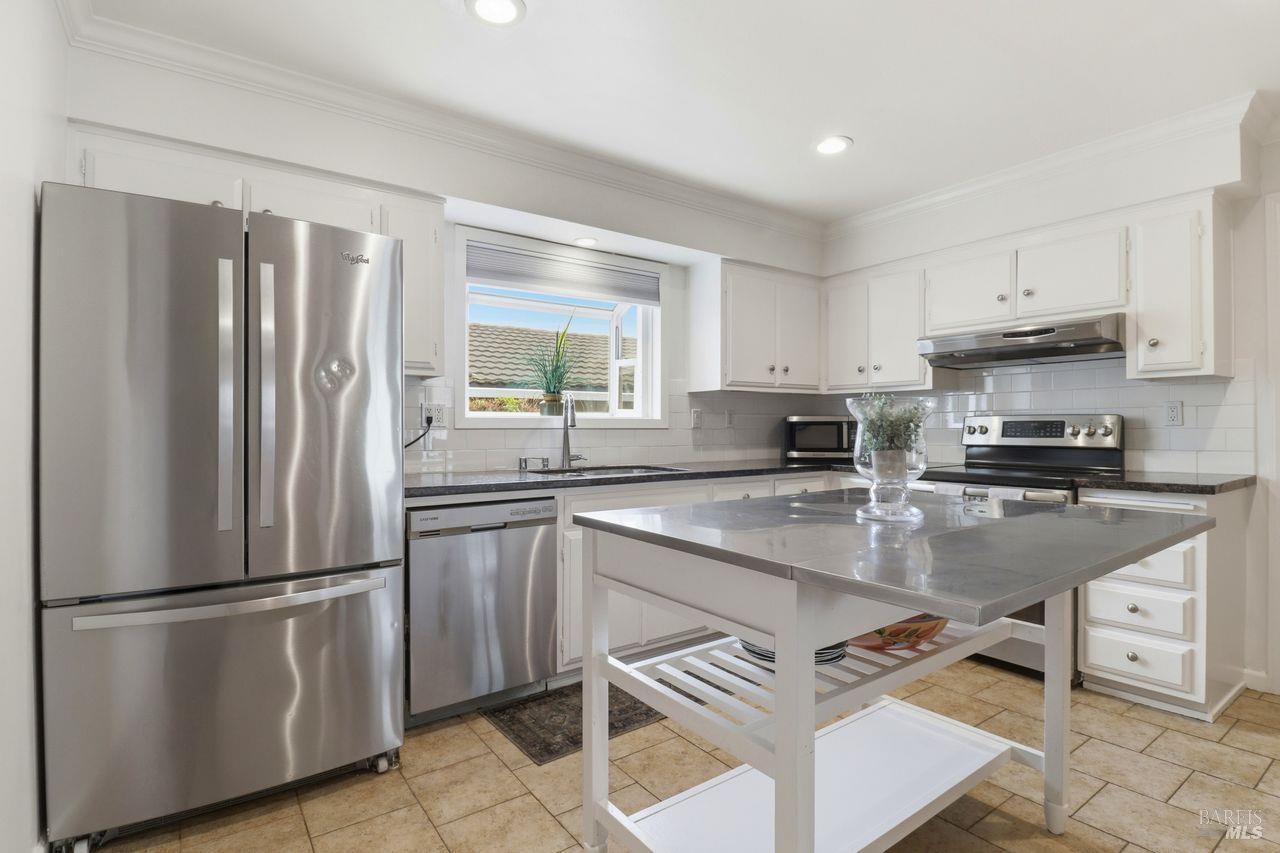 288 San Carlos Way Novato CA 94945