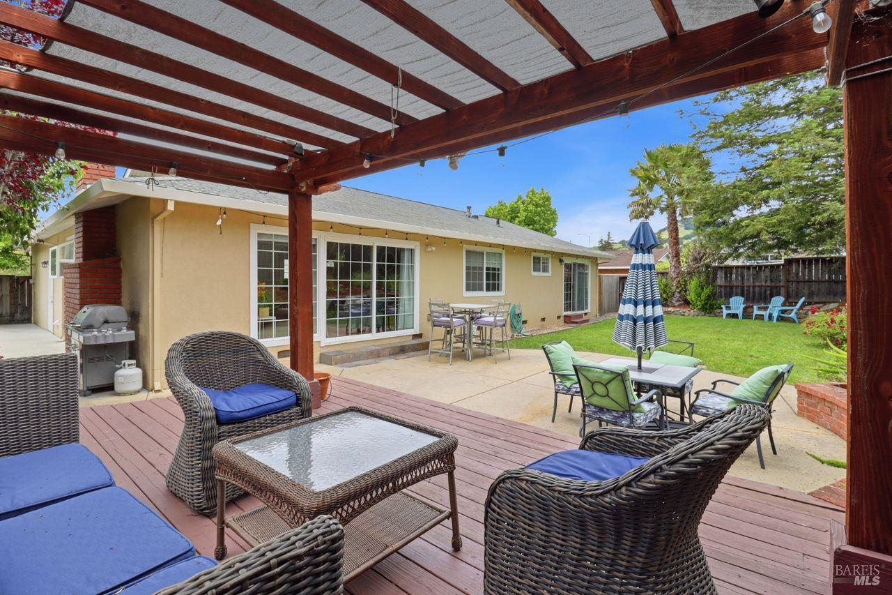 288 San Carlos Way Novato CA 94945