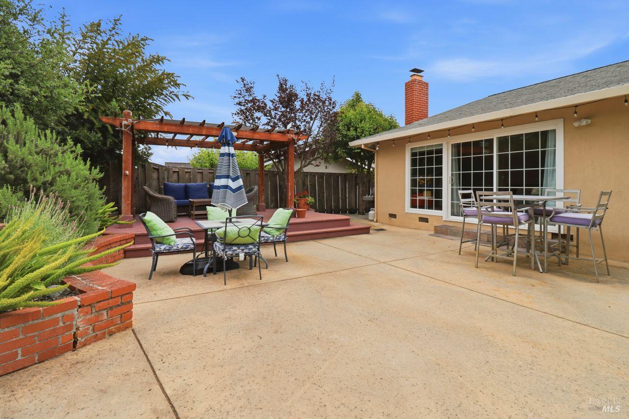 288 San Carlos Way Novato CA 94945