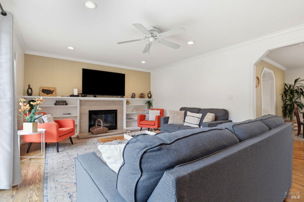 288 San Carlos Way Novato CA 94945