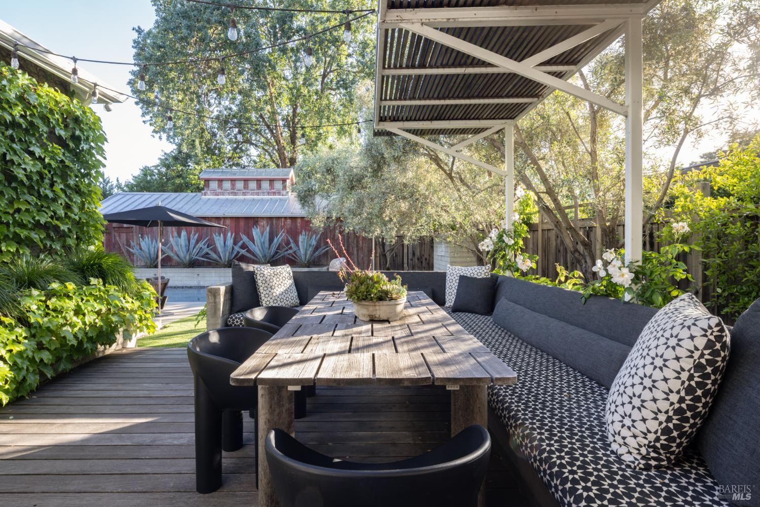 1331 Stockton Street St. Helena CA 94574