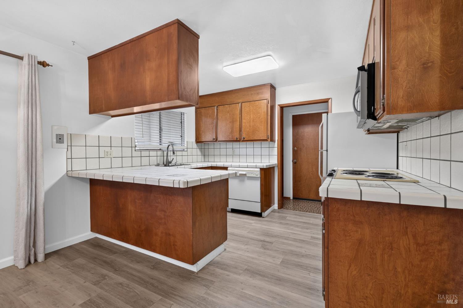 648 W School Street Cotati CA 94931