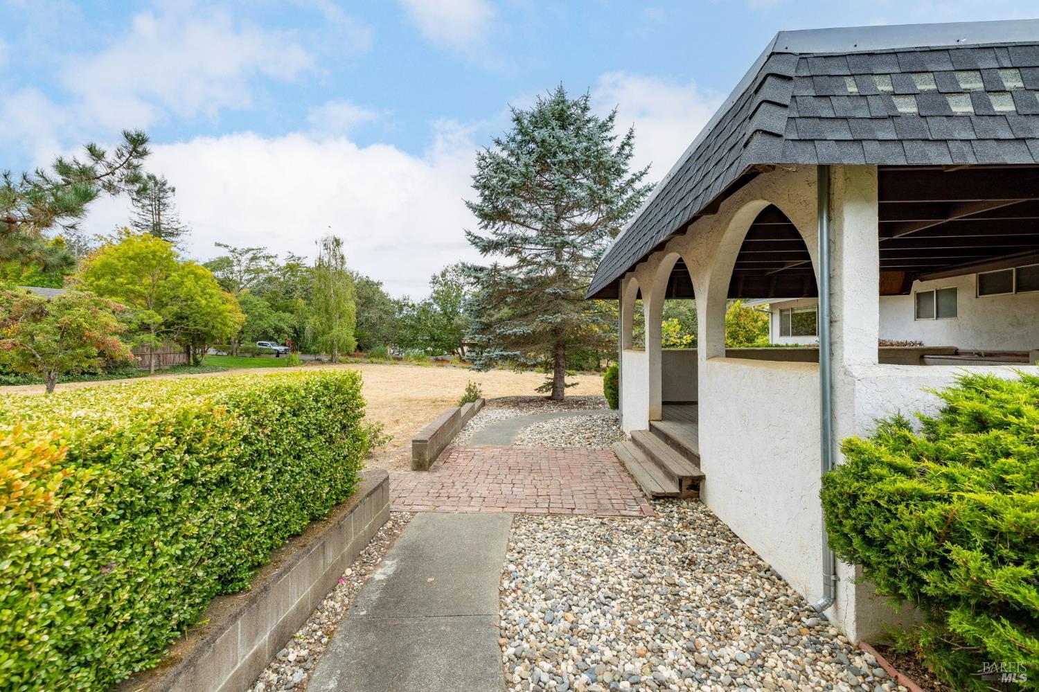 648 W School Street Cotati CA 94931