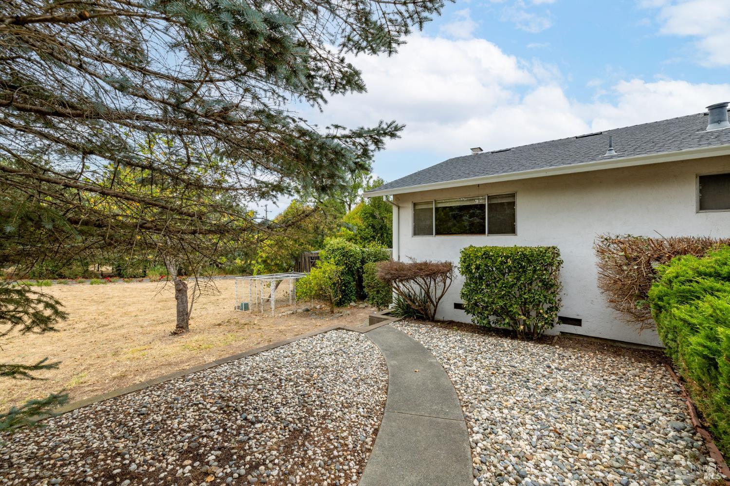 648 W School Street Cotati CA 94931