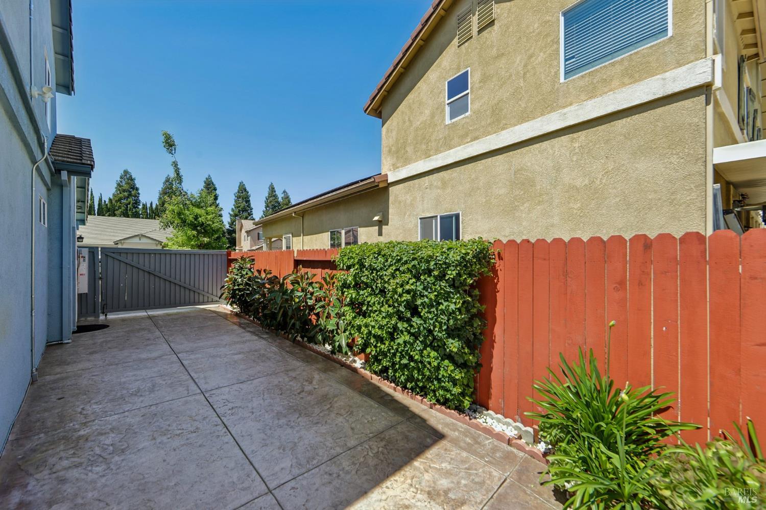 2065 Mariposa Drive Dixon CA 95620