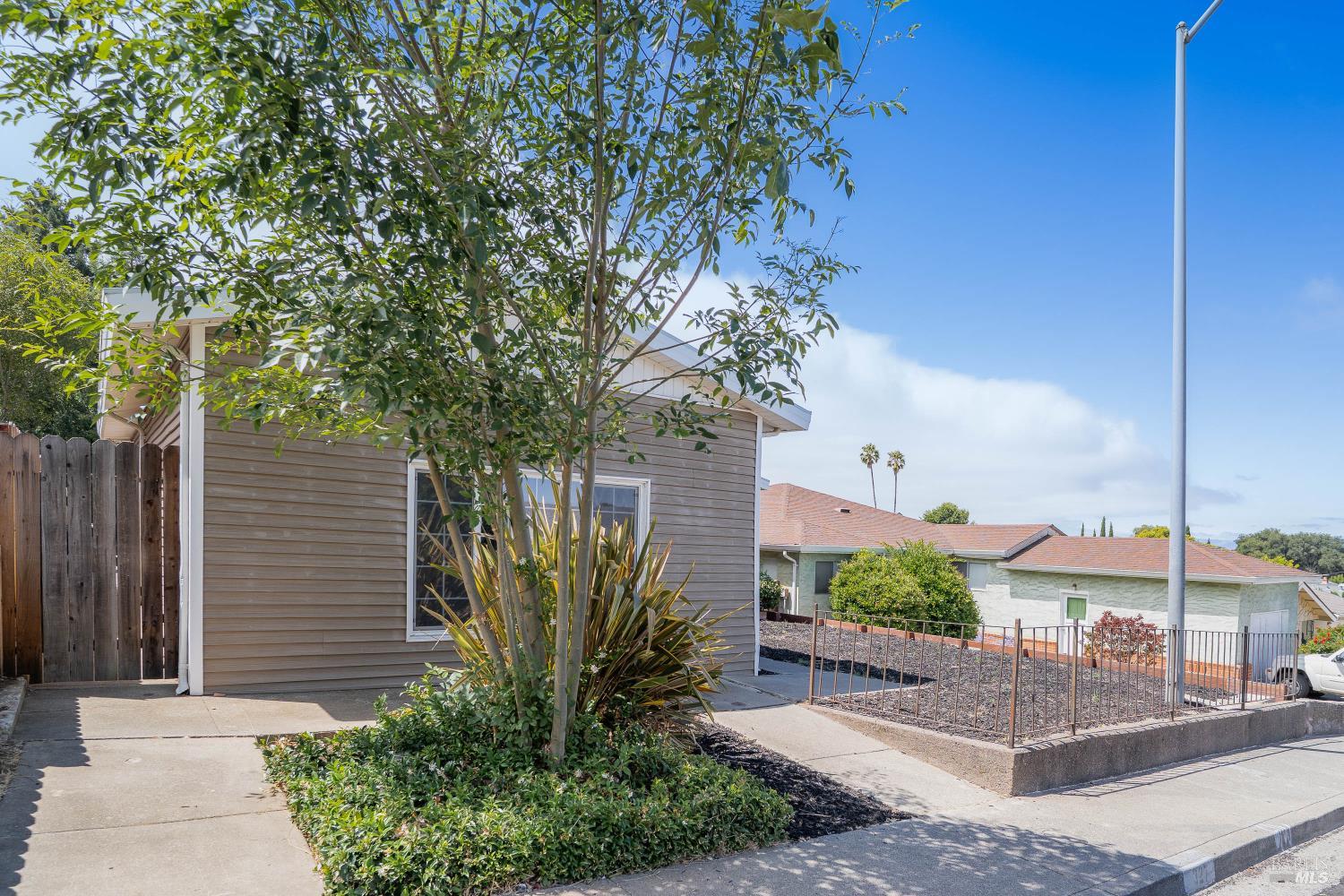 327 Pecan Street Vallejo CA 94589