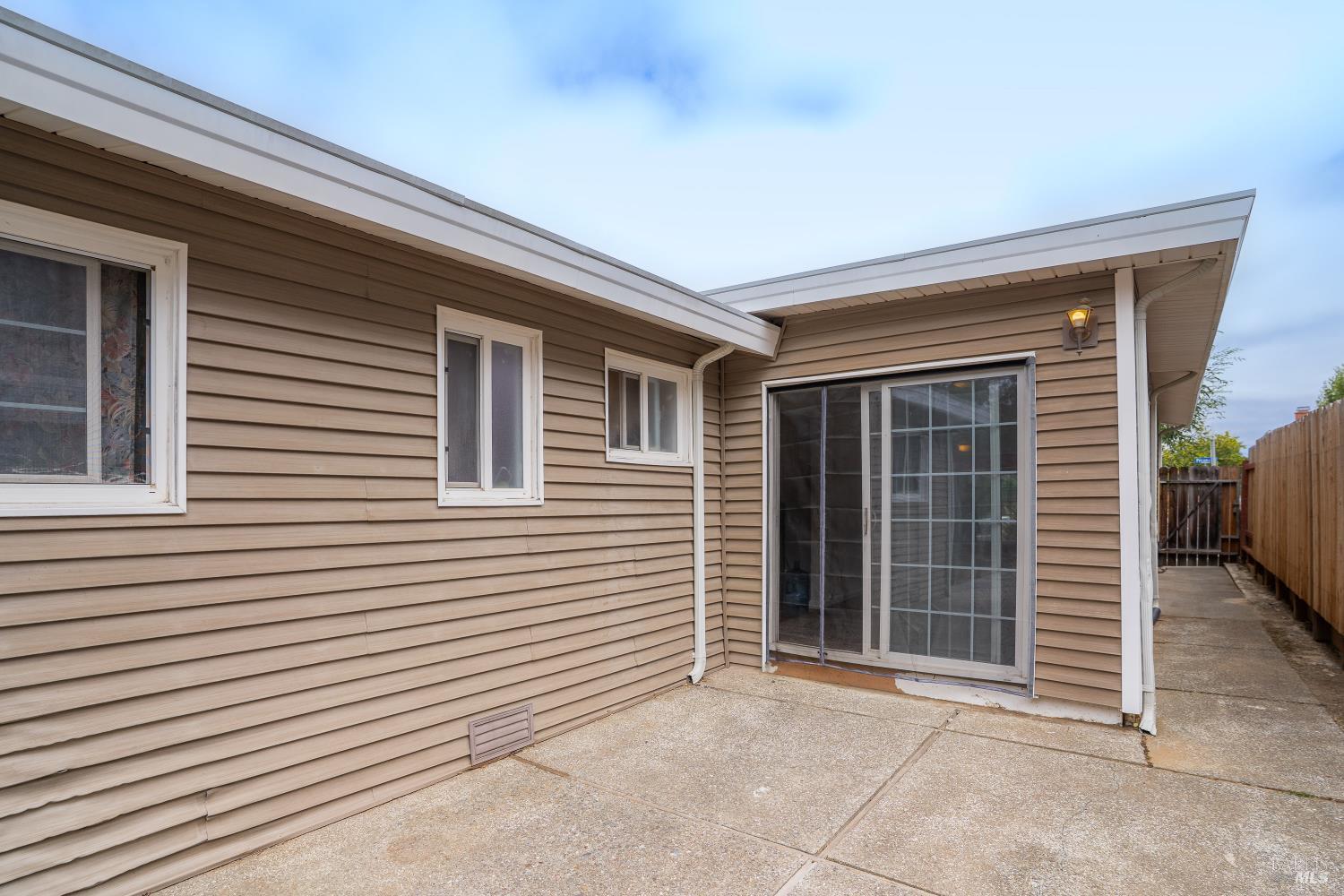 327 Pecan Street Vallejo CA 94589
