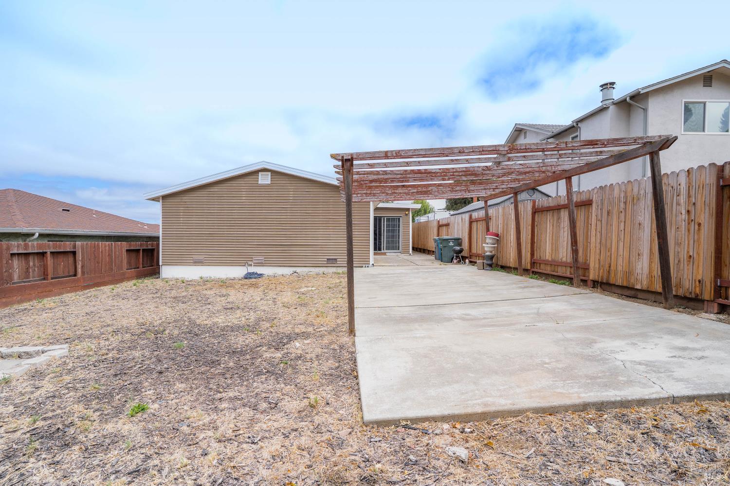 327 Pecan Street Vallejo CA 94589