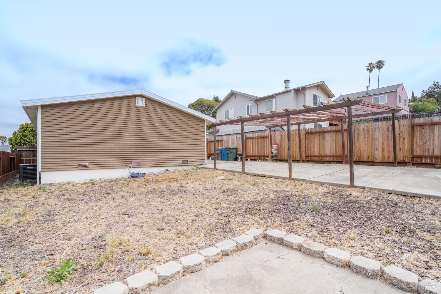 327 Pecan Street Vallejo CA 94589