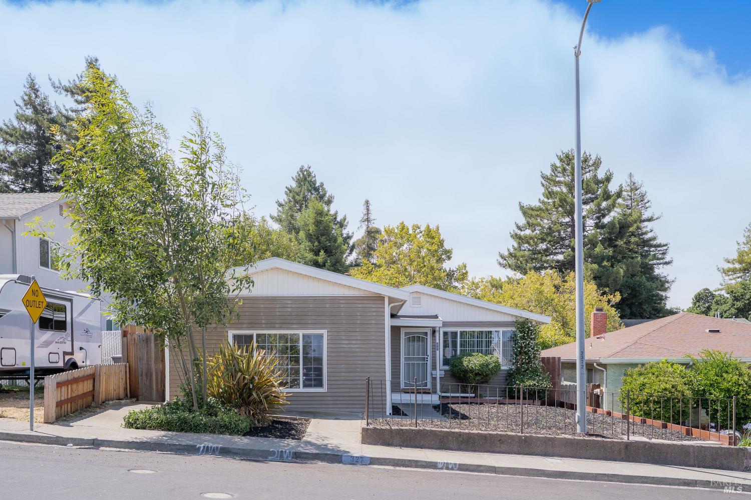 327 Pecan Street Vallejo CA 94589