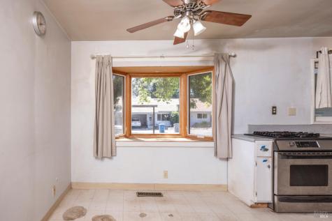 488 Haehl Street Cloverdale CA 95425