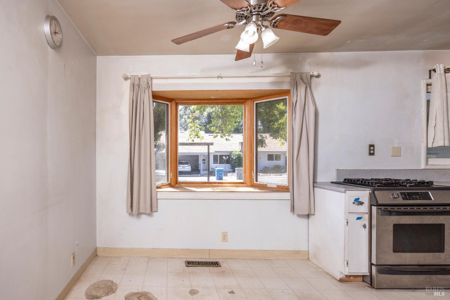 488 Haehl Street Cloverdale CA 95425