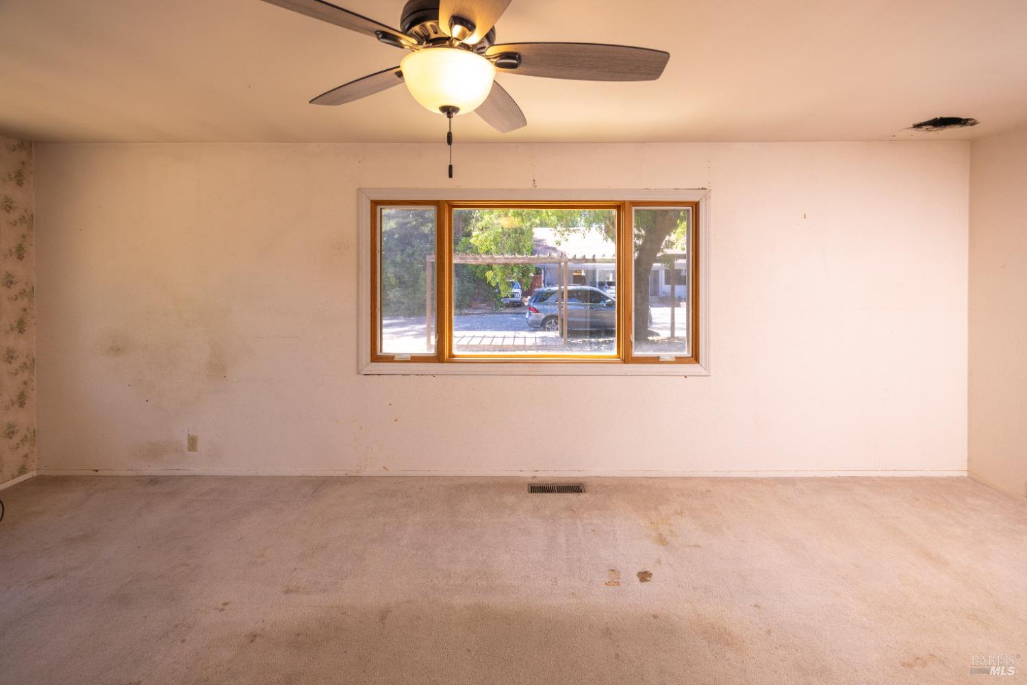 488 Haehl Street Cloverdale CA 95425