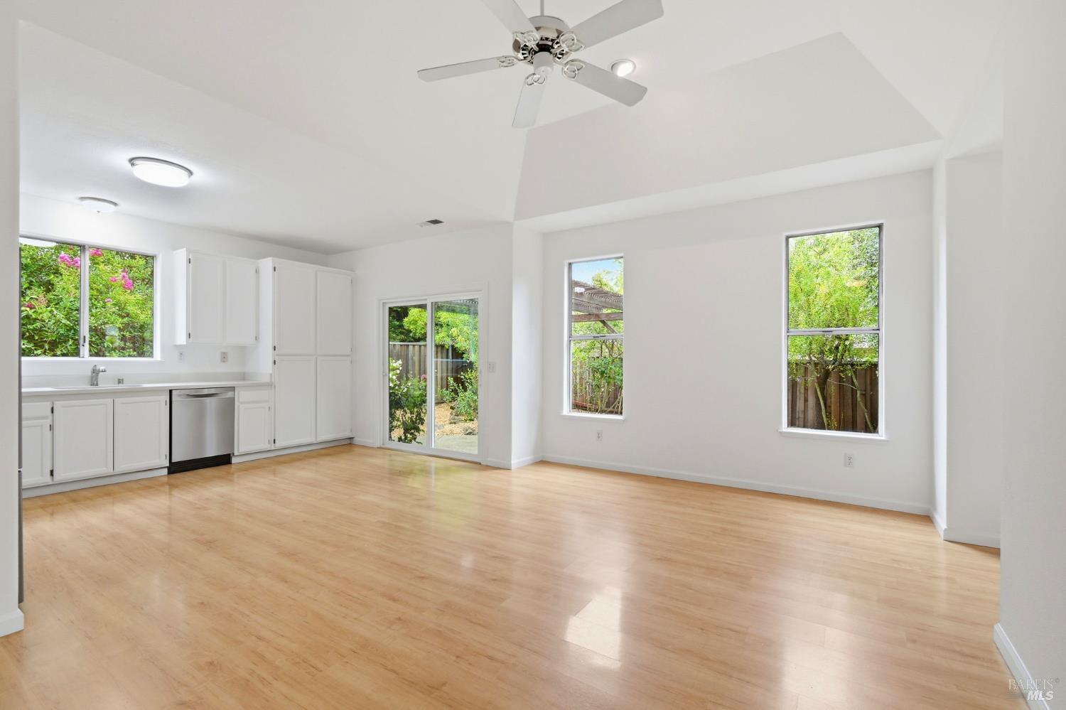 1842 Wright Street Santa Rosa CA 95404