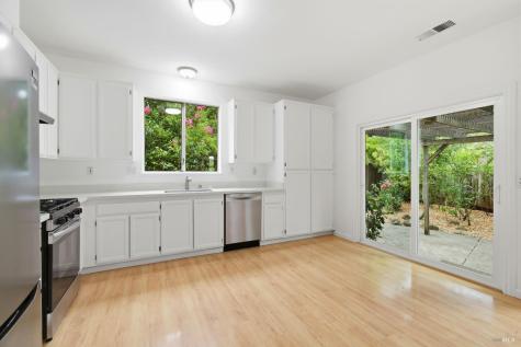 1842 Wright Street Santa Rosa CA 95404