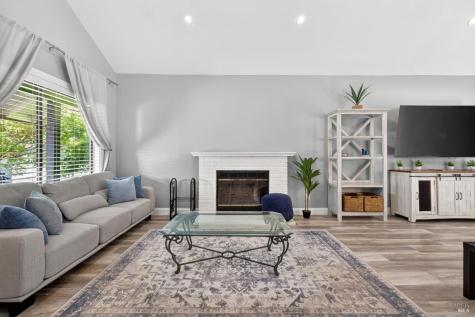 808 Milsom Place Windsor CA 95492