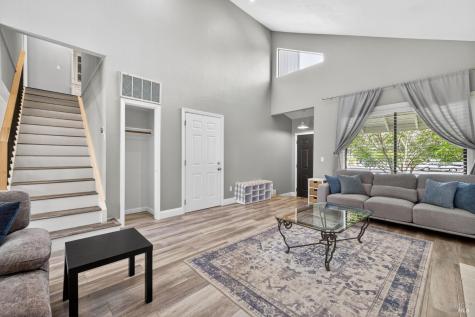 808 Milsom Place Windsor CA 95492