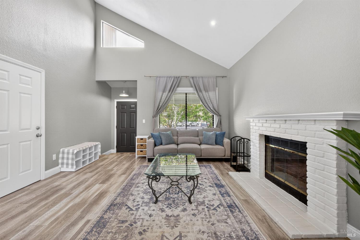 808 Milsom Place Windsor CA 95492
