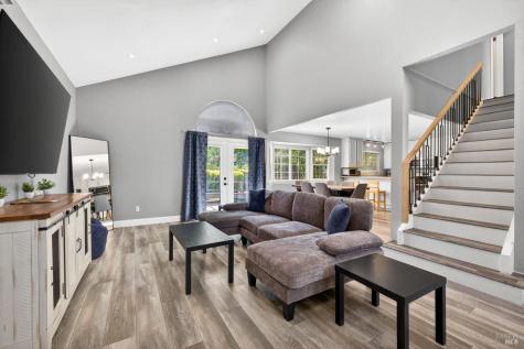 808 Milsom Place Windsor CA 95492
