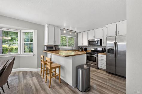 808 Milsom Place Windsor CA 95492