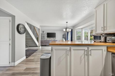 808 Milsom Place Windsor CA 95492