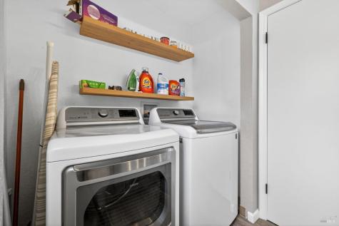 808 Milsom Place Windsor CA 95492