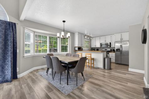 808 Milsom Place Windsor CA 95492