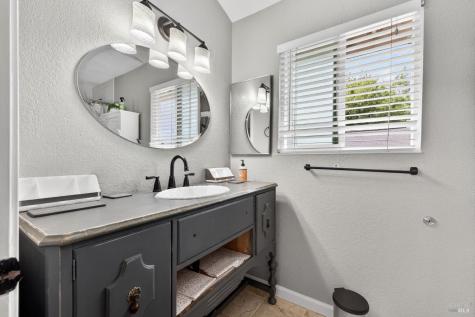 808 Milsom Place Windsor CA 95492