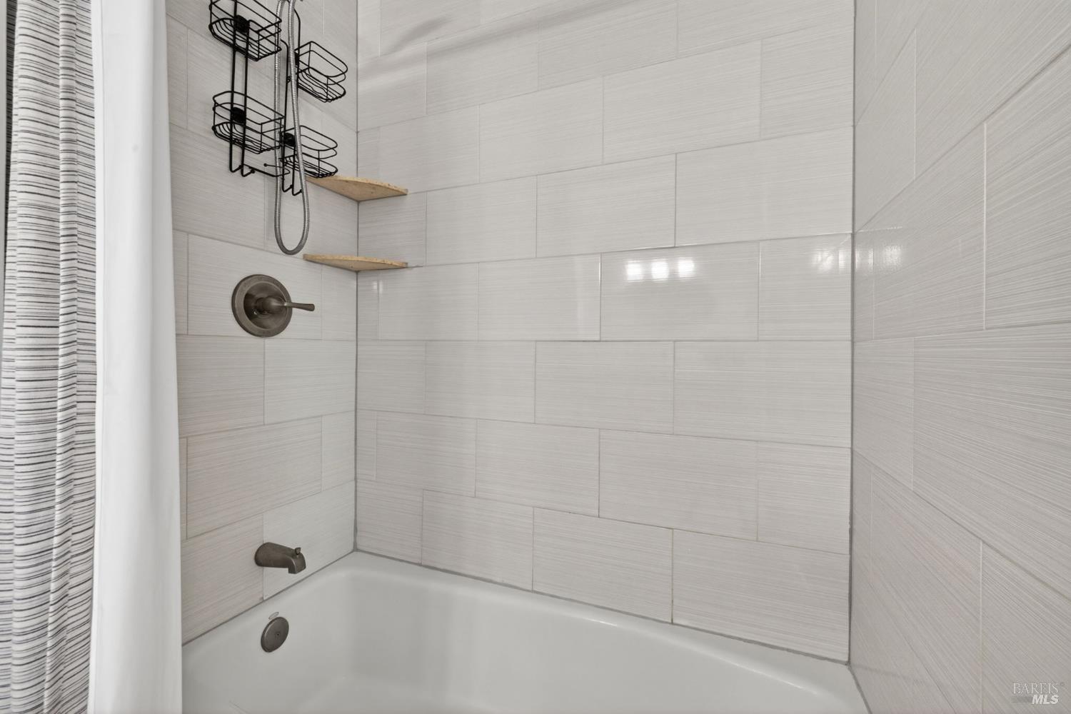 808 Milsom Place Windsor CA 95492