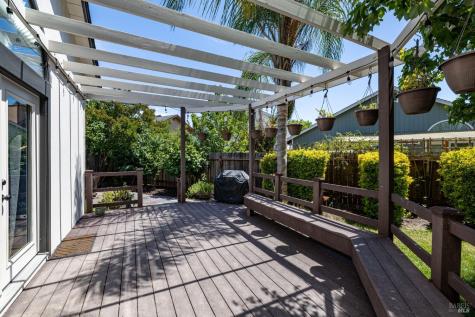 808 Milsom Place Windsor CA 95492