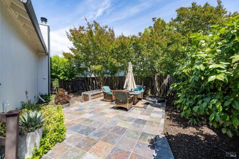 808 Milsom Place Windsor CA 95492