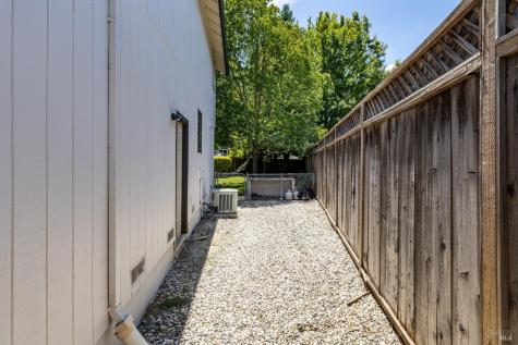 808 Milsom Place Windsor CA 95492