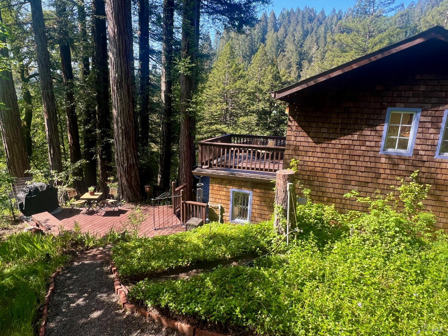 14801 Canyon 4 Road Guerneville CA 95446