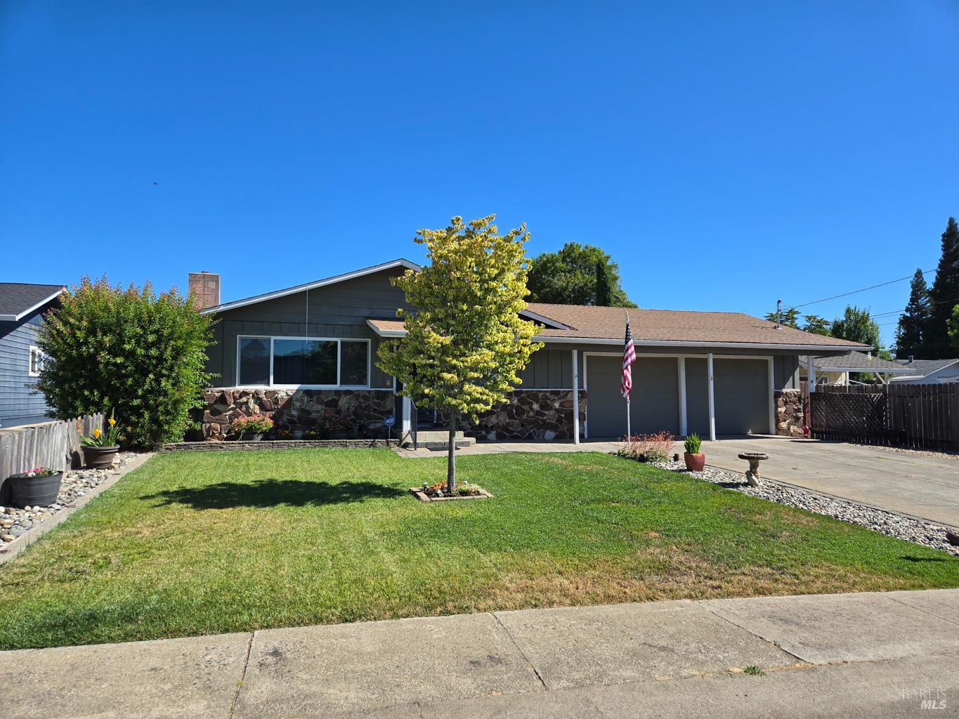 420 Zinfandel Drive Ukiah CA 95482