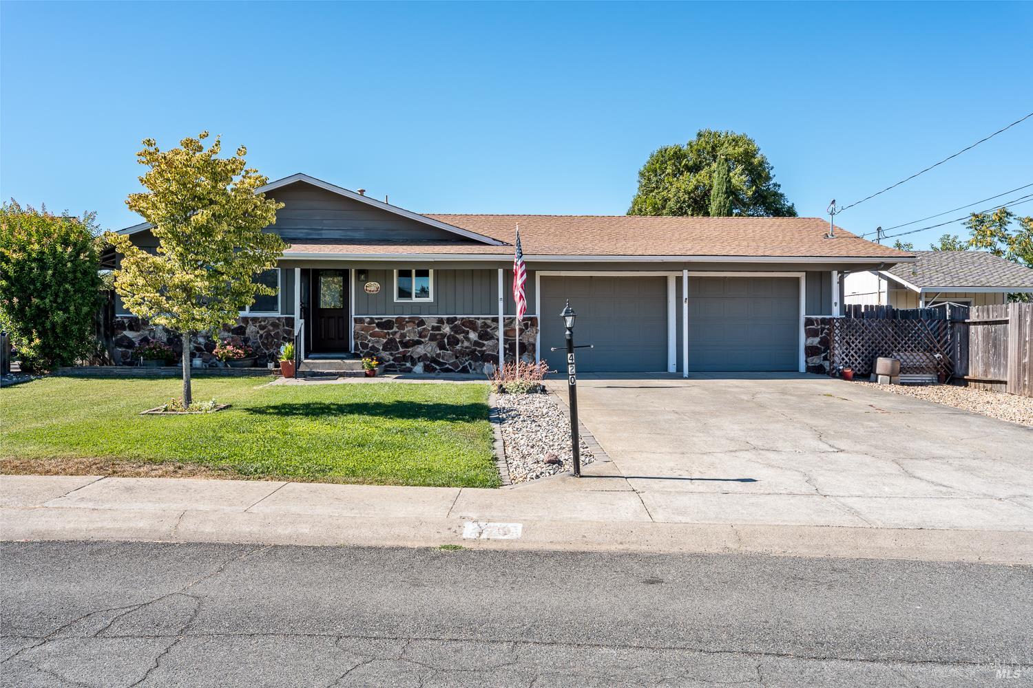 420 Zinfandel Drive Ukiah CA 95482