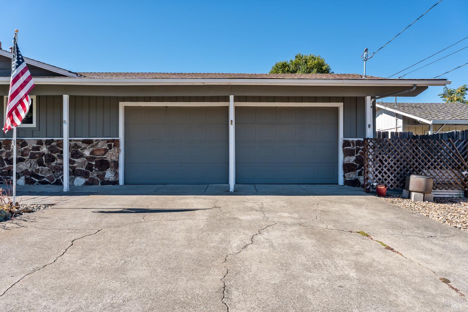 420 Zinfandel Drive Ukiah CA 95482