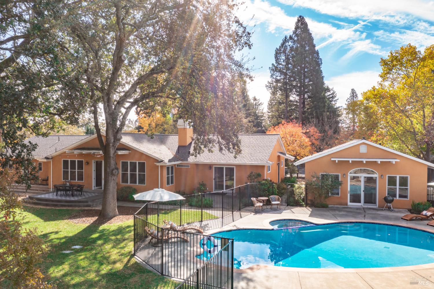 9821 Dawn Way Windsor CA 95492