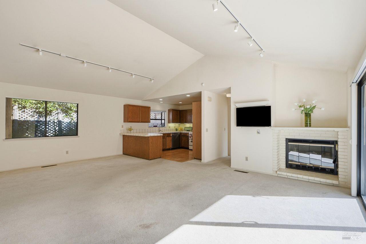 1409 Morning Glory Drive Petaluma CA 94954