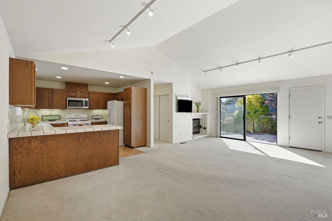 1409 Morning Glory Drive Petaluma CA 94954