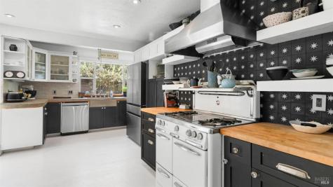 121 Belle View Avenue Petaluma CA 94952