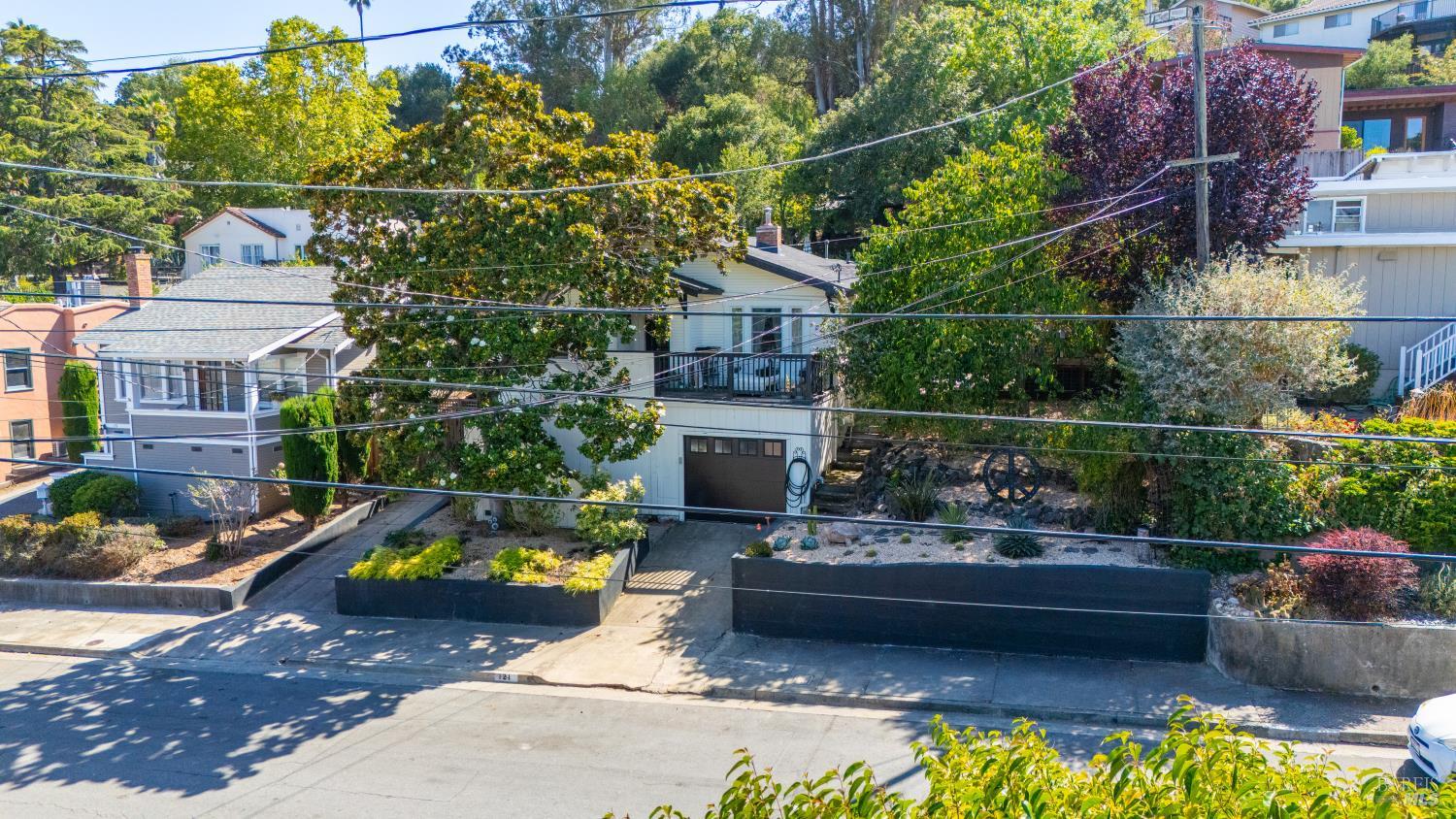 121 Belle View Avenue Petaluma CA 94952
