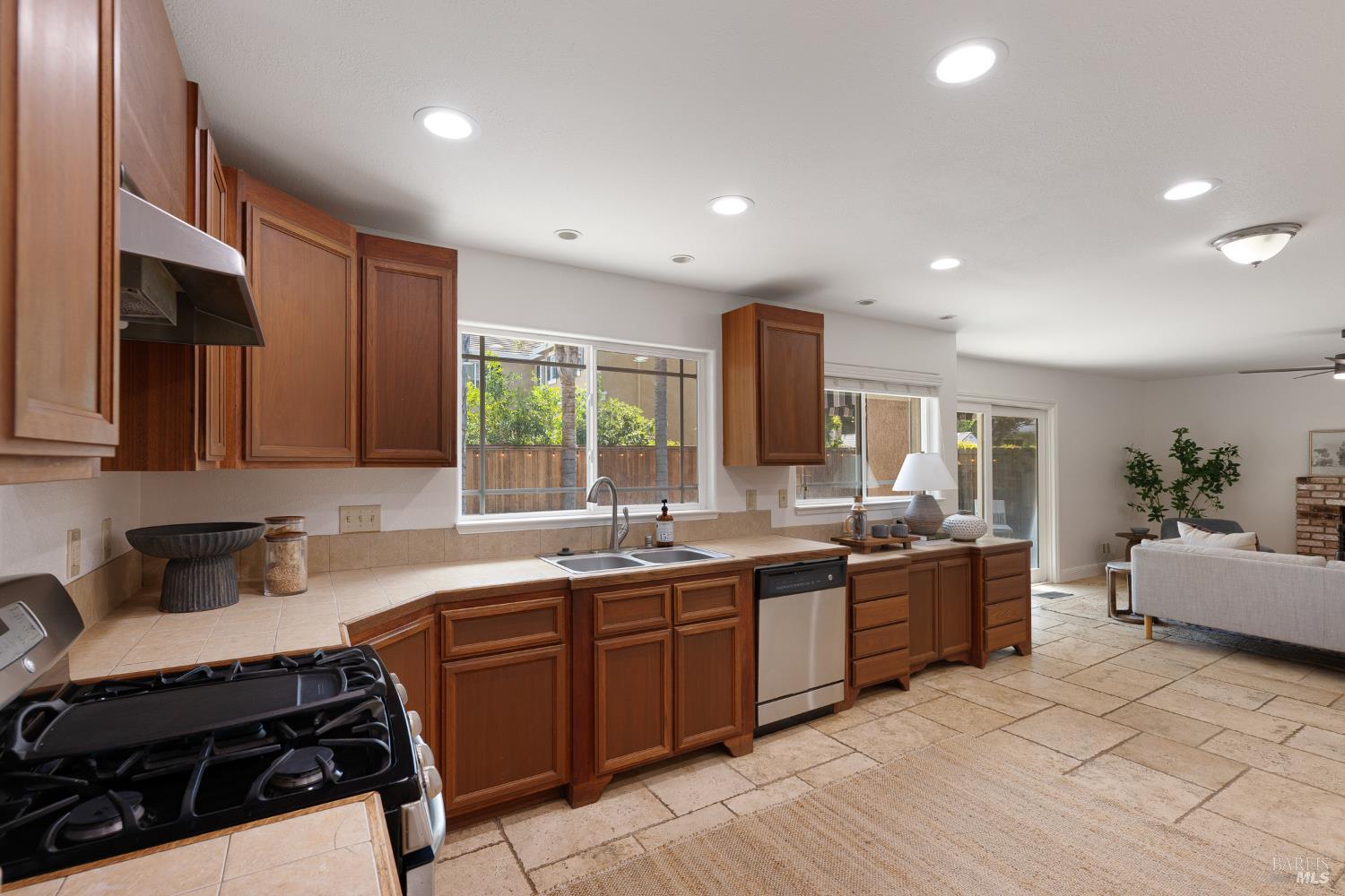 430 Gatehouse Drive Vacaville CA 95687