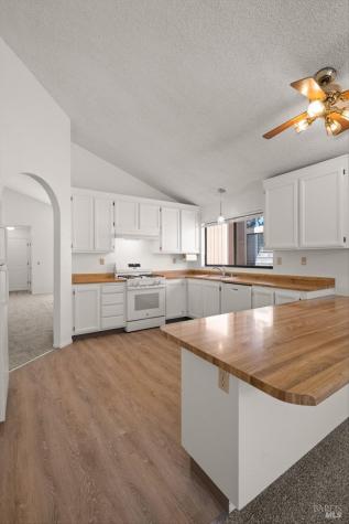 7486 Mercedes Way Rohnert Park CA 94928