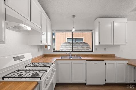 7486 Mercedes Way Rohnert Park CA 94928