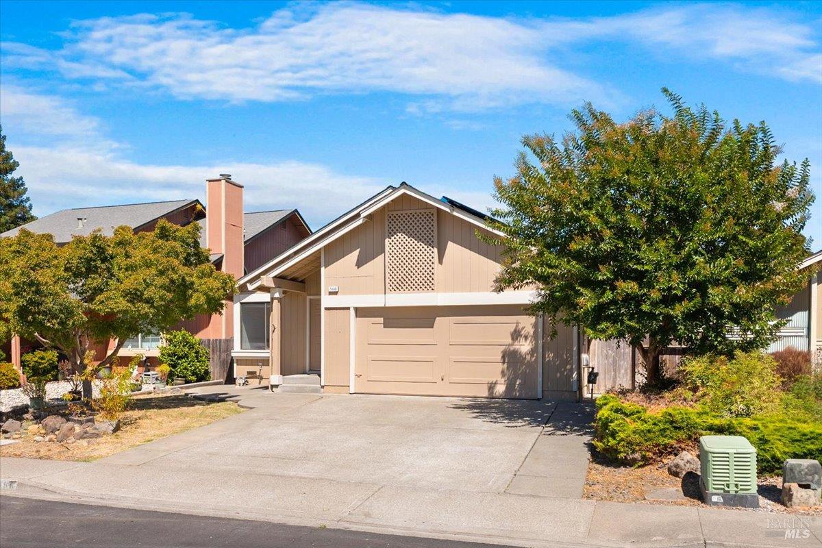 7486 Mercedes Way Rohnert Park CA 94928