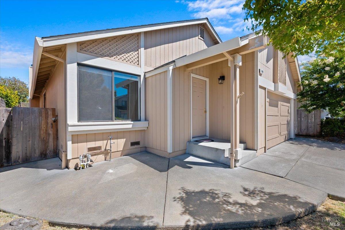 7486 Mercedes Way Rohnert Park CA 94928